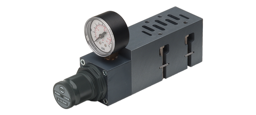 Sandwich regulator for ISO 5599/1 bases
